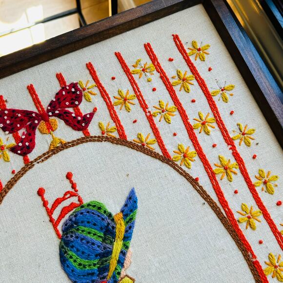 c1975 Large 21 x 18" Holly Hobbie Hand Embroidery Folk Art in Orange Wood Frame - Picture 7 of 12